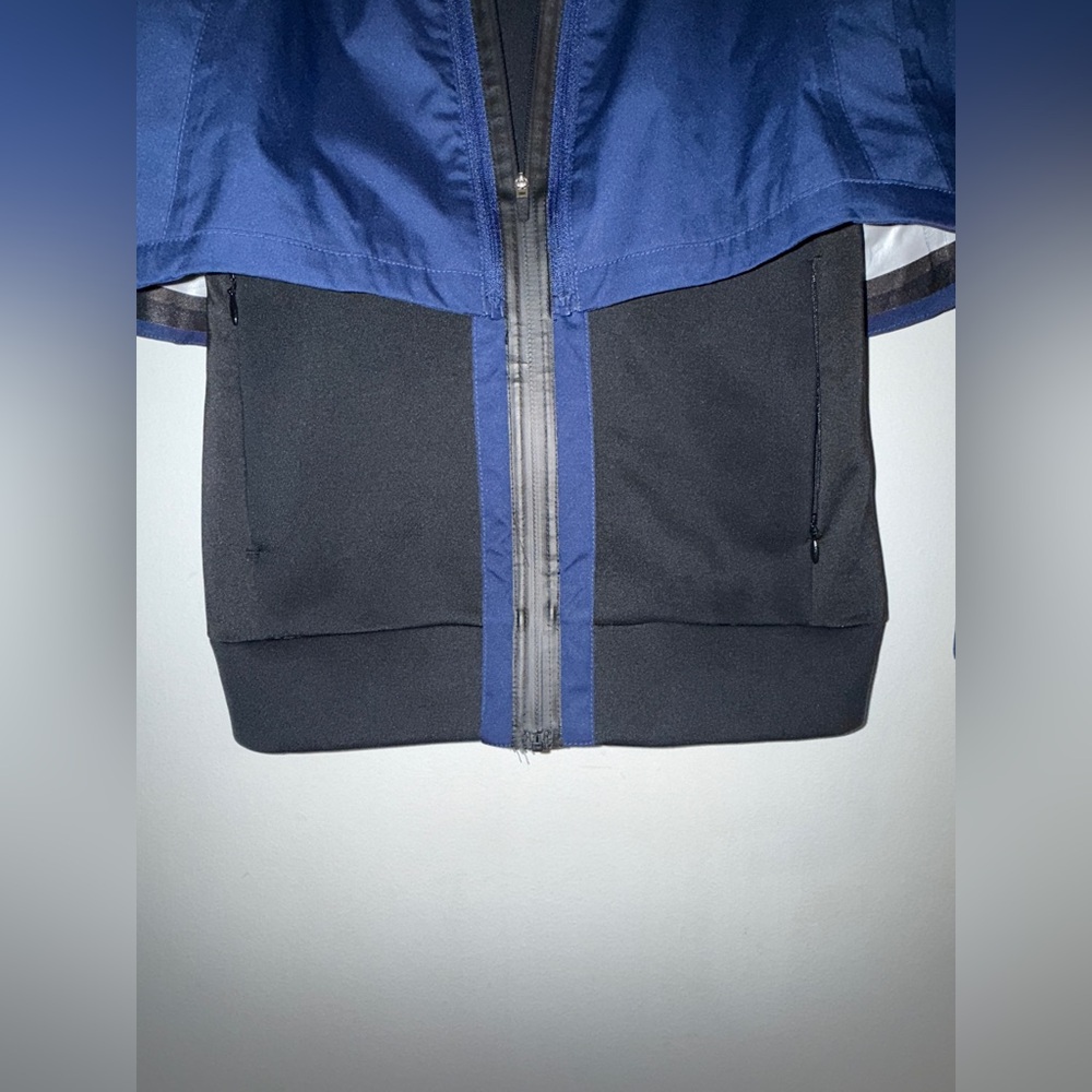 NIKE Women’s Therma Shield 2 in 1 Training Jacket SIZE: SMALL - Picture 13 of 16